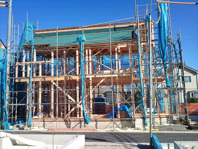 Local appearance photo. Day is good for the south side is free of 10m or more for the parking space of the garden and the adjacent. Local 25 December 1, shooting