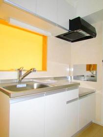 Kitchen. Face-to-face is the kitchen.