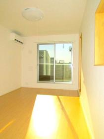 Living and room. This flooring.