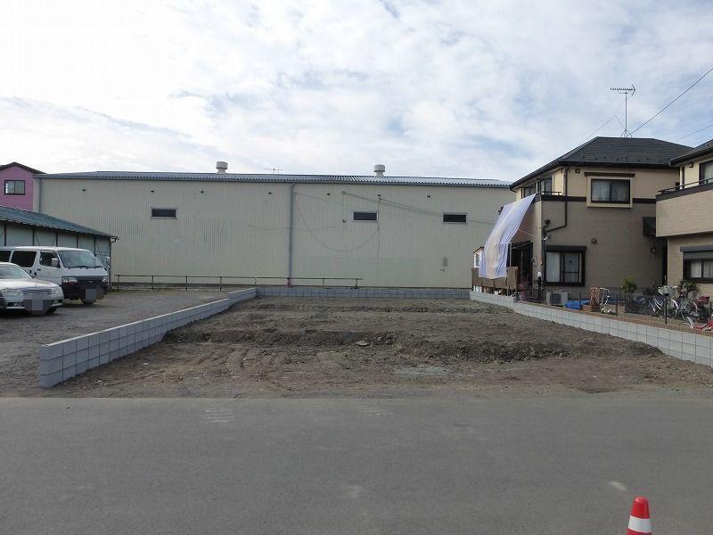 Local appearance photo. Local (12 May 2013) Shooting