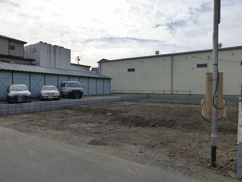 Local appearance photo. Local (12 May 2013) Shooting