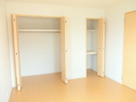 Other Equipment. Western-style CL and storage comes with the 7.9 Pledge