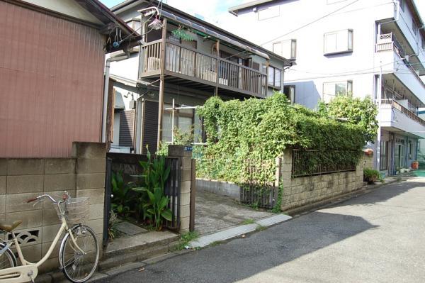 Local land photo. Calm residential area (early September shooting 2013)