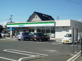 Convenience store. 330m to Family Mart (convenience store)