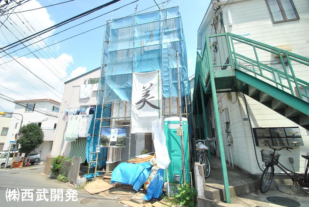 Local photos, including front road. Local (August 2013) Shooting