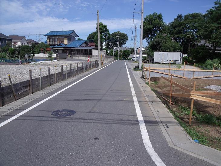 Local photos, including front road. Local (August 2013) Shooting