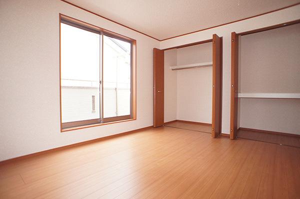 Non-living room. 1 Building