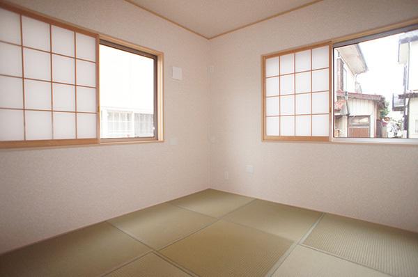 Non-living room. 1 Building