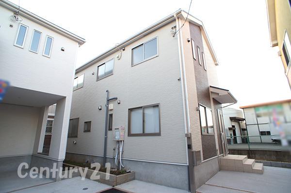 Local appearance photo. 1 Building