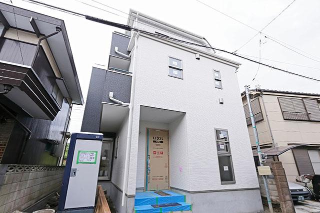 Local appearance photo. Local (09 May 2013) Shooting