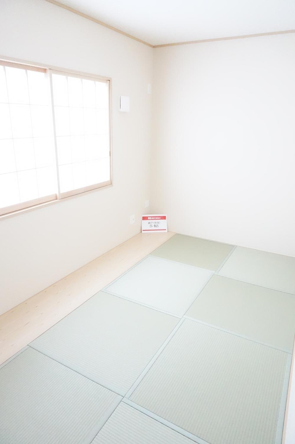 Non-living room. Indoor (12 May 2013) Shooting