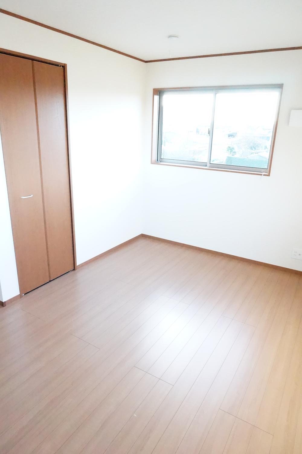 Non-living room. Indoor (12 May 2013) Shooting