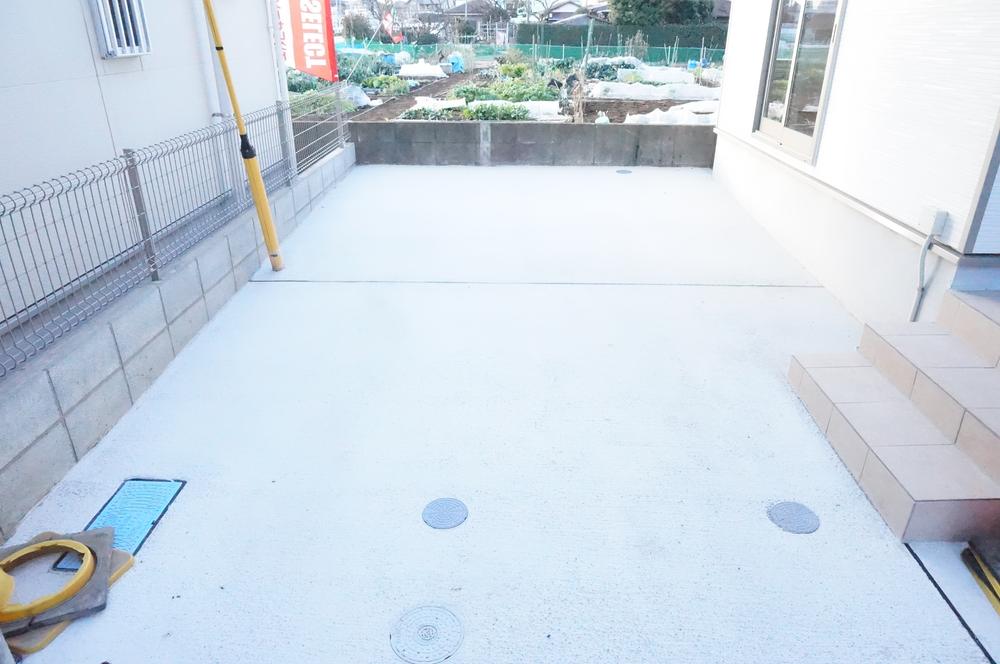 Parking lot. Local (12 May 2013) Shooting