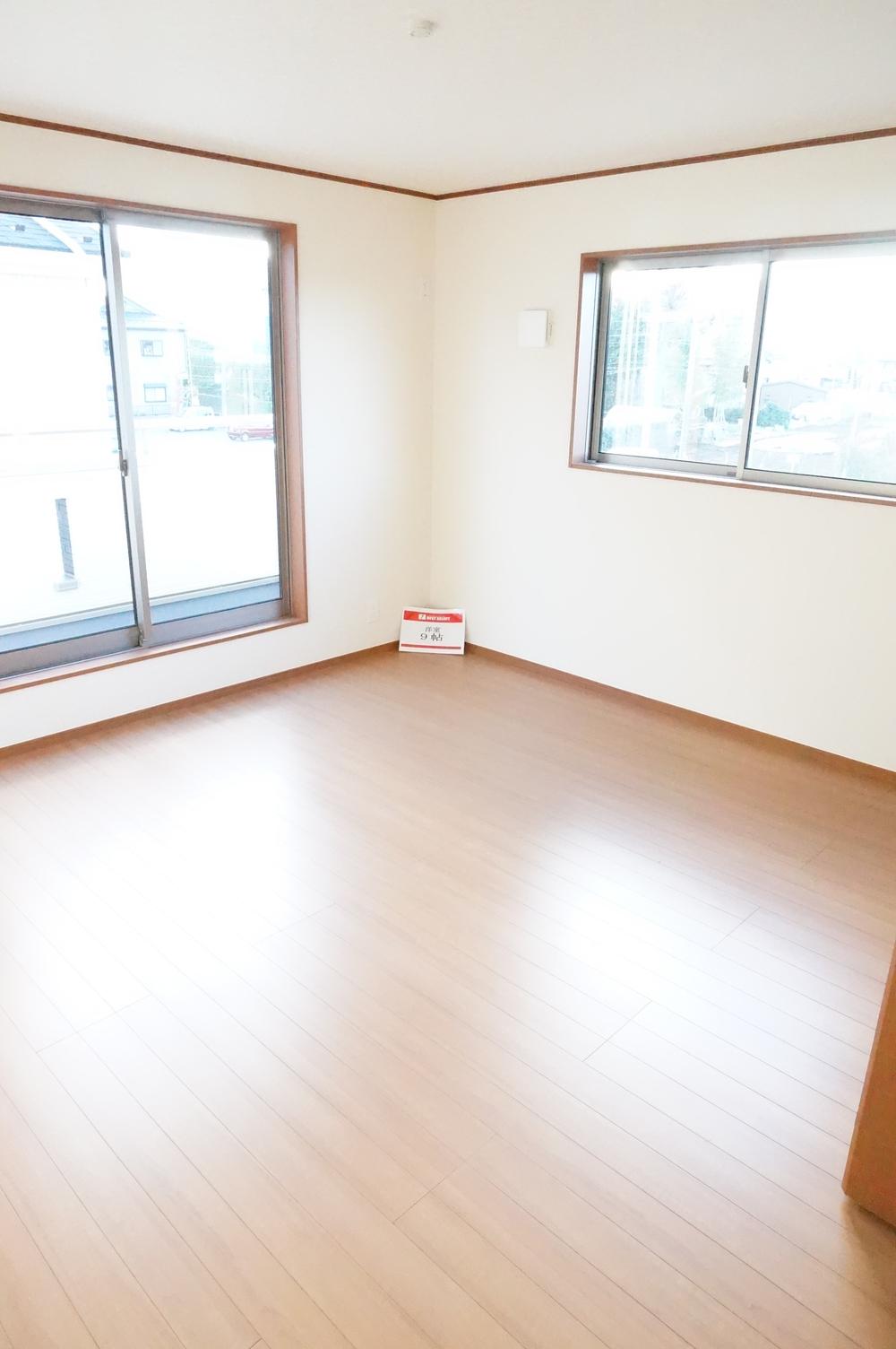 Non-living room. Indoor (12 May 2013) Shooting