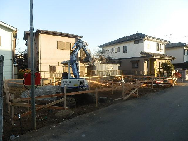 Local photos, including front road. Local (12 May 2013) Shooting