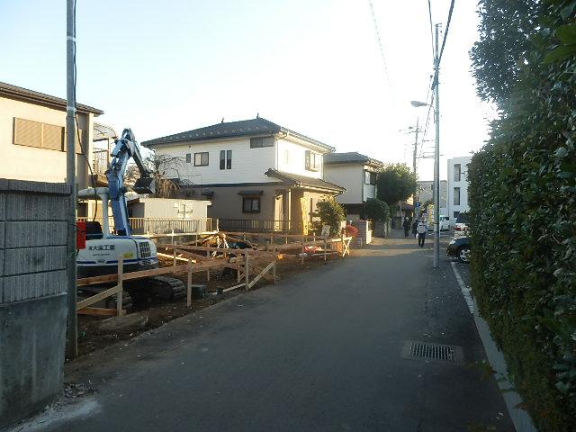 Local photos, including front road. Local (12 May 2013) Shooting