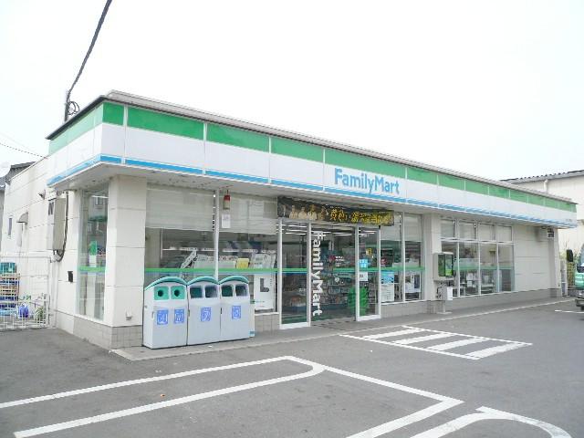 Convenience store. But it is nice to have in the near 150m still to FamilyMart.