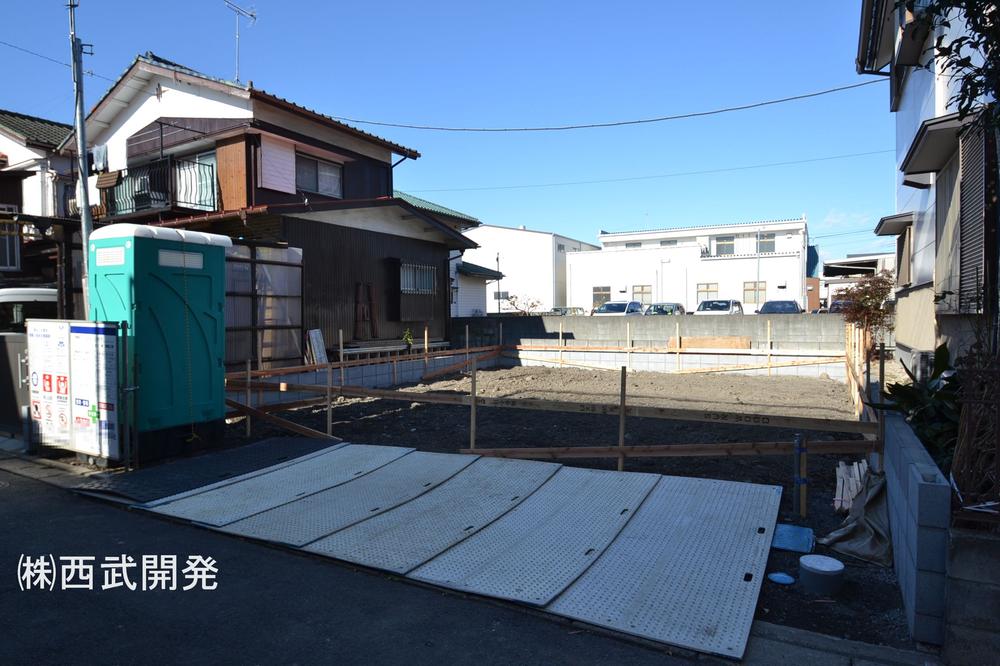 Local photos, including front road. Local (12 May 2013) Shooting