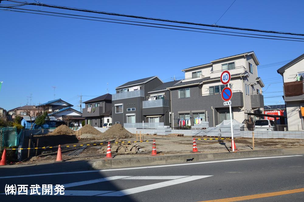 Local photos, including front road. Local (12 May 2013) Shooting