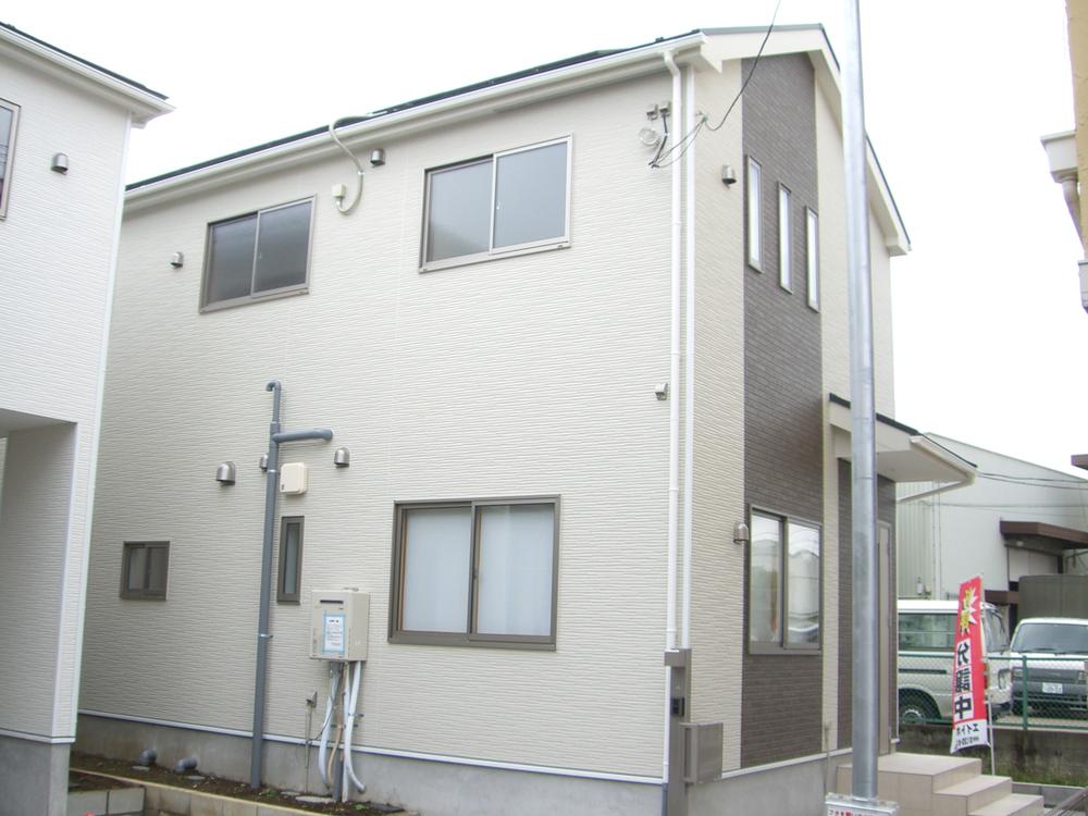 Local appearance photo. Local (10 May 2013) Shooting