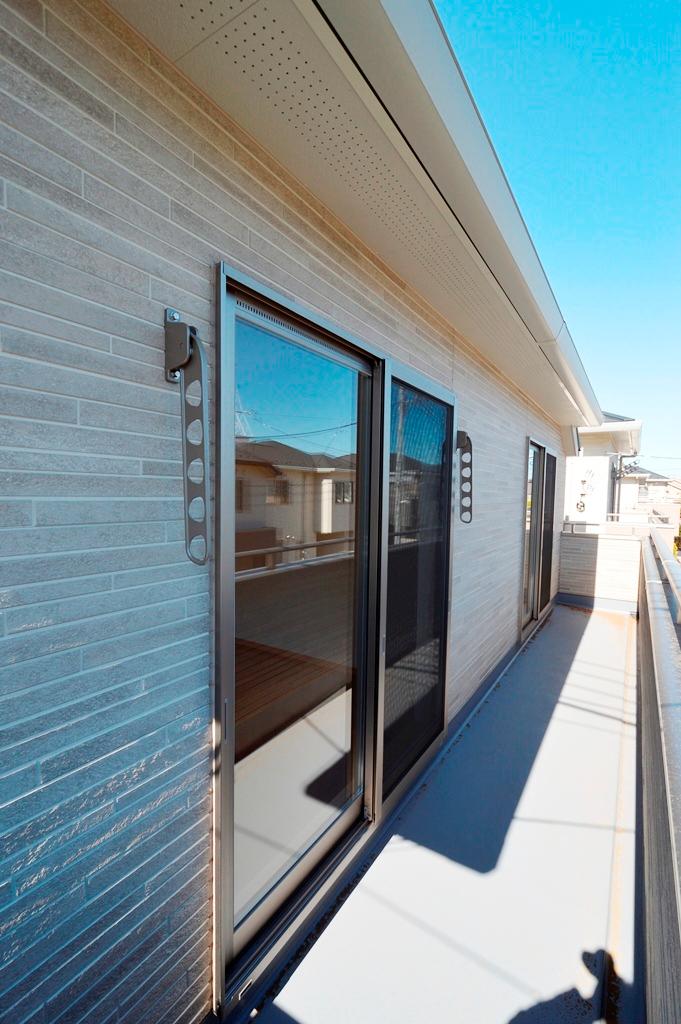 Balcony. Portrait of a balcony. You can also you can hang out your whole family of the futon because this only there is a wide space. We are able to Even little home garden! ! 