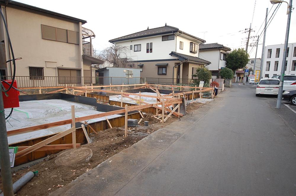 Local photos, including front road. Local (12 May 2013) Shooting