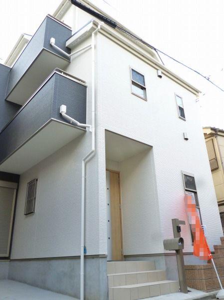 Local appearance photo. Local (11 May 2013) Shooting