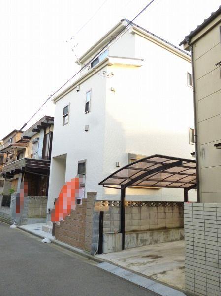 Local photos, including front road. Local (11 May 2013) Shooting