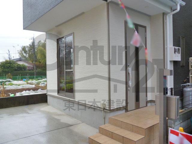 Entrance. Local (12 May 2013) Shooting