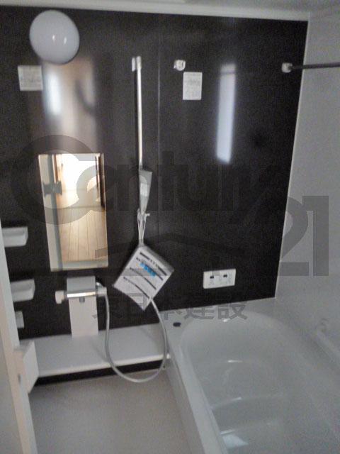 Bathroom. Indoor (12 May 2013) Shooting