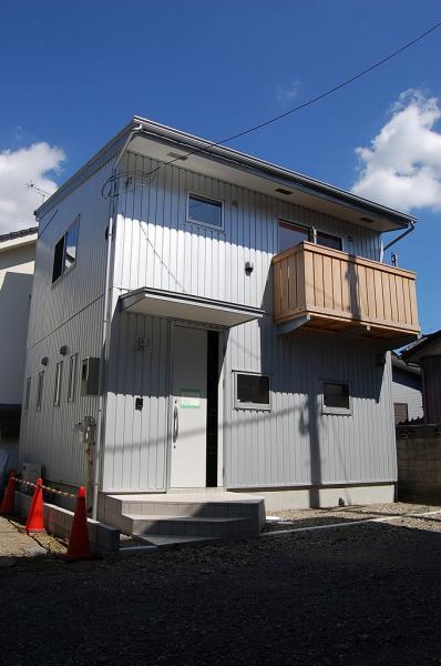 Local appearance photo. A quiet residential area