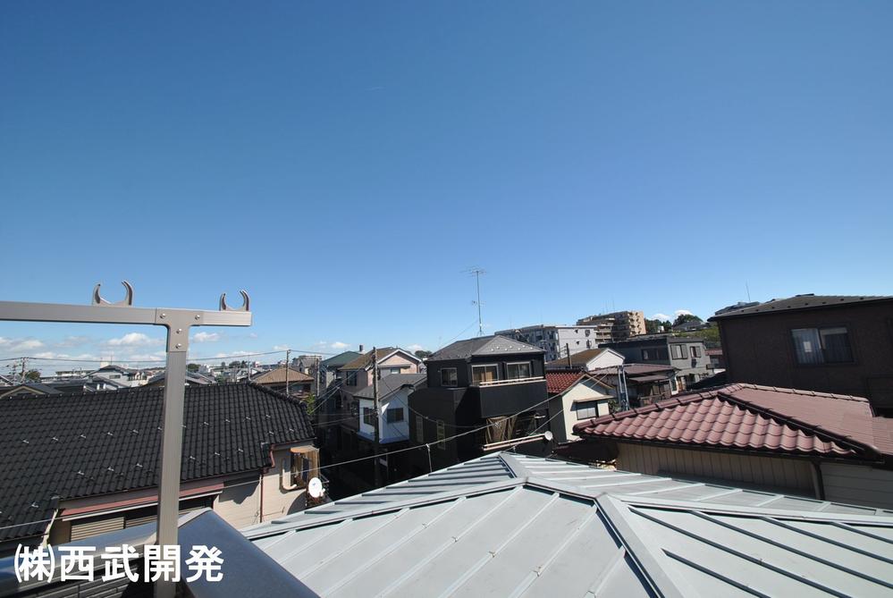 View photos from the dwelling unit. View from the site (October 2013) Shooting