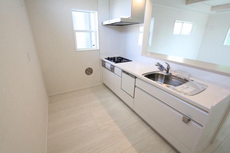 Same specifications photo (kitchen)