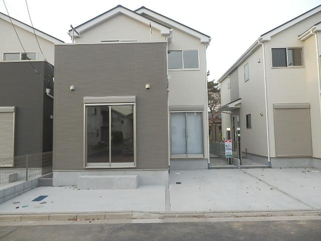 Local appearance photo. Local (12 May 2013) Shooting