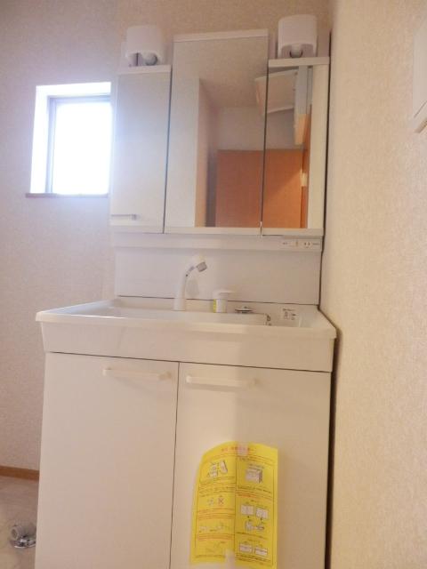 Wash basin, toilet. Local (12 May 2013) Shooting