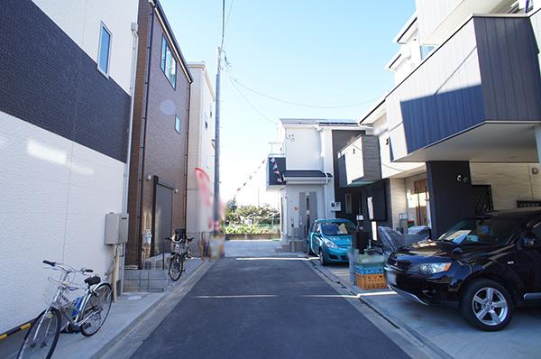 Local photos, including front road. Local (11 May 2013) Shooting