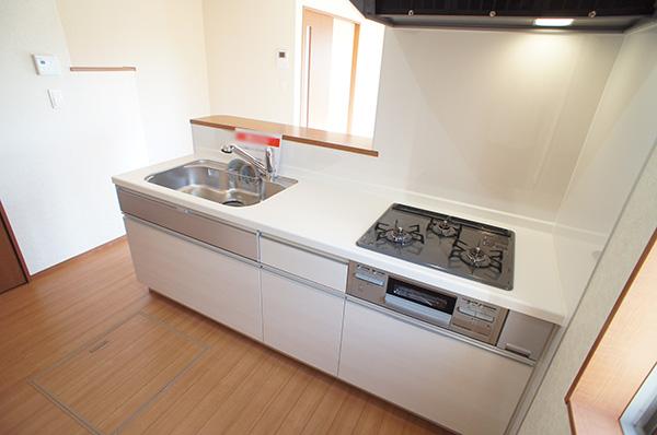 Kitchen. Face-to-face kitchen can feel your family close Indoor (11 May 2013) Shooting 1 Building