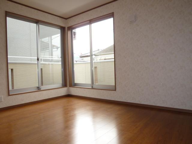 Same specifications photos (living). Same specifications