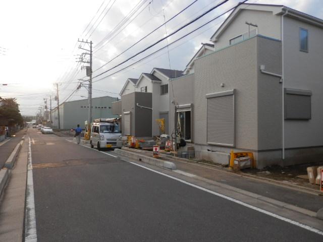 Local photos, including front road. Local (11 May 2013) Shooting