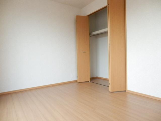 Non-living room. Local (12 May 2013) Shooting