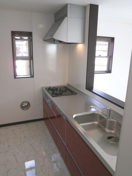 Local appearance photo. Meal of cleaning up the dishwasher with a system kitchen becomes easy: 2013 October