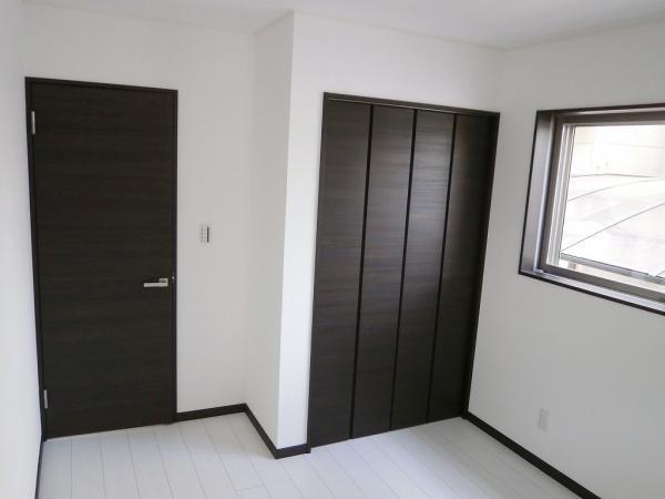 Non-living room. All room with storage: 2013 October