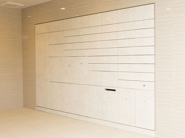 Common utility.  [Home delivery locker + mailbox integrated] The luggage at the time of absence by simply holding the non-contact key leaders can receive 24 hours. Dial lock and room number display ・ It simplifies operation by eliminating confirmation window, Privacy resistance even we have extended. (Same specifications)