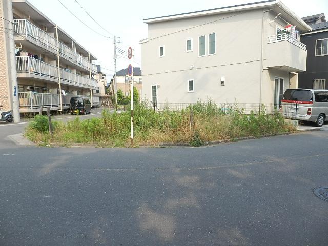 Local photos, including front road. Local (July 2013) Shooting