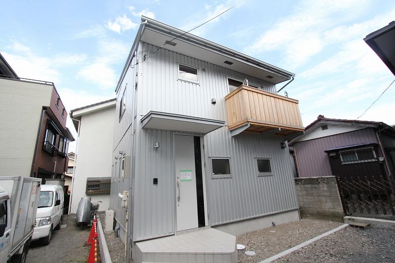 Local appearance photo. Local (July 2012) shooting