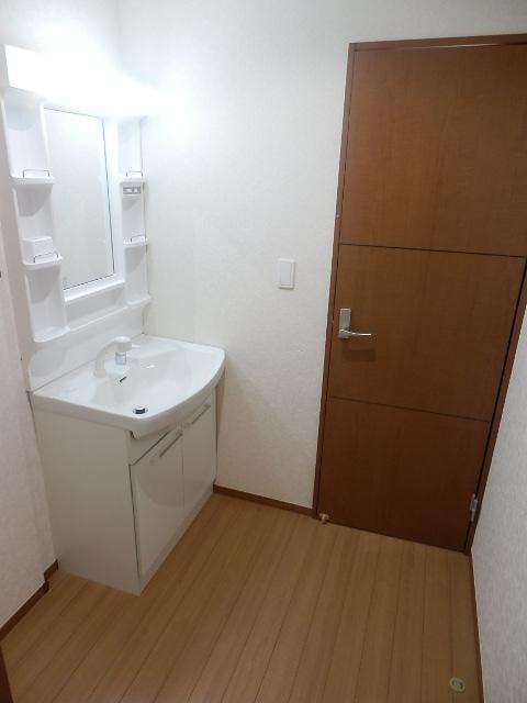 Wash basin, toilet. Indoor (12 May 2013) Shooting