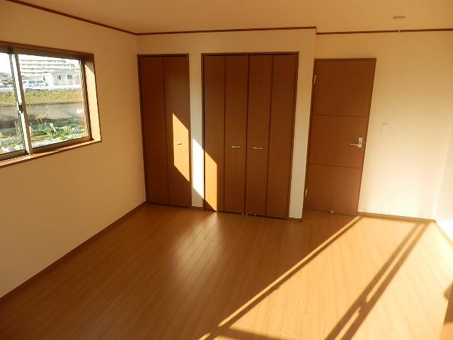 Non-living room. Indoor (12 May 2013) Shooting