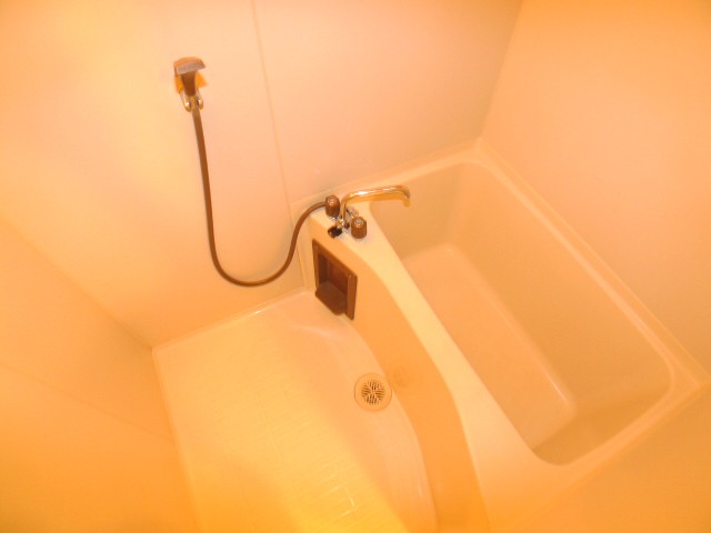 Bath. Please separate room of the room is a photograph reference