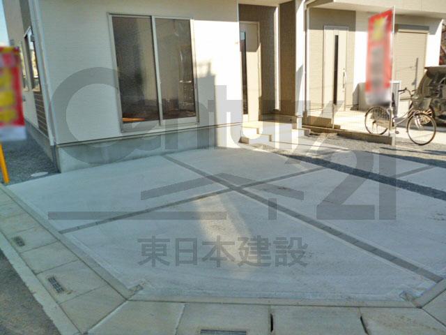 Parking lot. Local (12 May 2013) Shooting