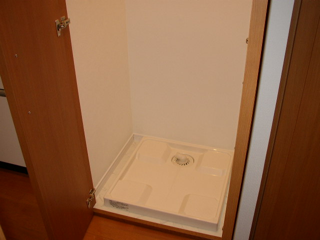 Other Equipment. Same property, It is a photograph of another room